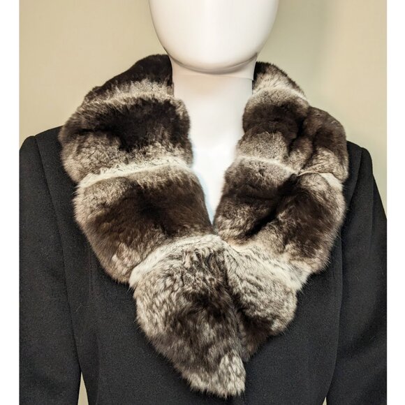 ST. JOHN Chinchilla-Trimmed Angora/Cashmere/Wool Blend Coat - Picture 8 of 10